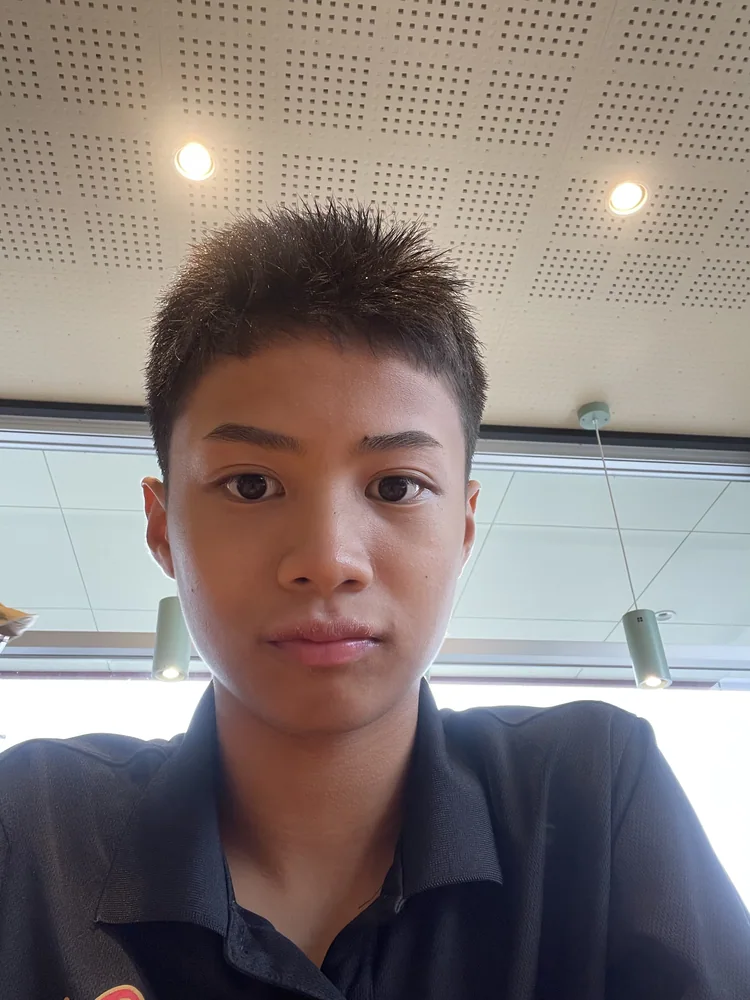 選手プロフィール写真（マカラシグ　ジェイコブ）